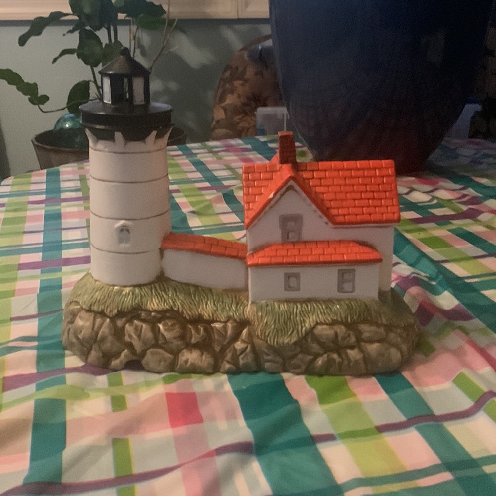 Lighthouse - Picture 3 of 5